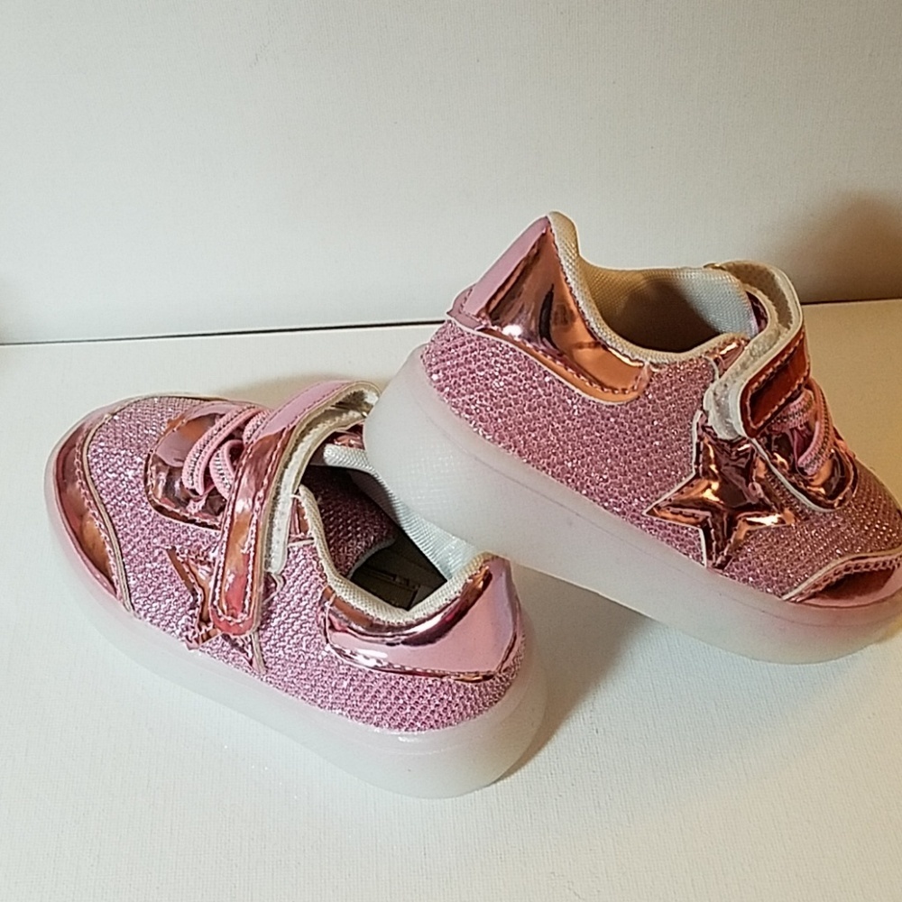 Glitz & Metallic Pink Velcro 24 months